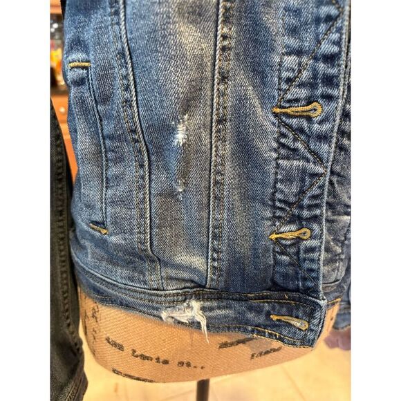 Mossimo Women's Distressed Denim Jacket Blue Size M Casual Long Sleeve - Picture 5 of 11
